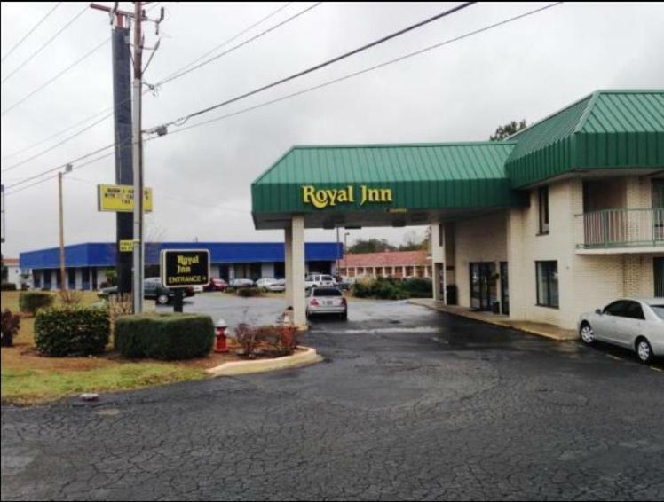 Royal Inn Columbia/Fort Jackson Exterior foto